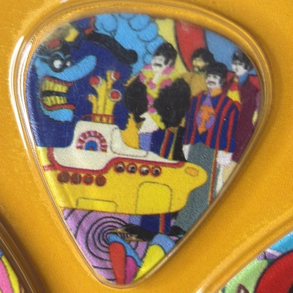NEW The Beatles Set of 10 Guitar Picks - Picture 6 of 8